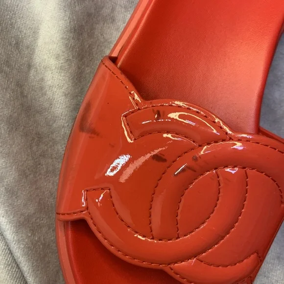 Chanel Cherry Red Patent Leather CC Slides Slipper Sandal Shoes Sz. 39.5 - Picture 4 of 9